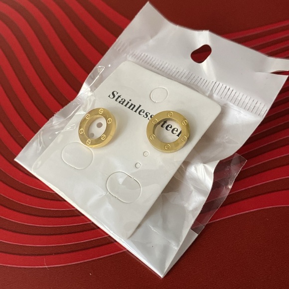 New CARTIER collection yellow gold tone Love earnings ⭐️⭐️⭐️⭐️ - Picture 13 of 13